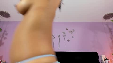 Snapshot of kendallwings chatting on December 3, 1:35 am kendallwings online show from December 3, 1:35 am