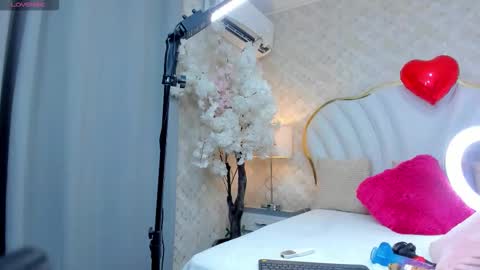 Kendal  online show from February 18, 9:00 pm