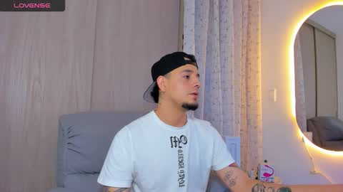 Snapshot of kendel_dimitri chatting on November 15, 8:11 am kendel_dimitri online show from November 15, 8:11 am