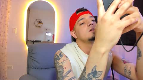 kendel_dimitri online show from February 4, 3:34 am