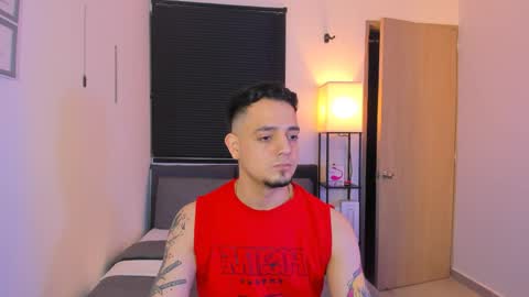 kendel_dimitri online show from April 25, 5:10 am