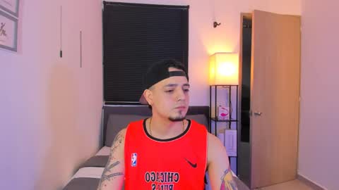 Snapshot of kendel_dimitri chatting on May 4, 3:13 am kendel_dimitri online show from May 4, 3:13 am
