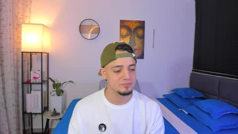 Snapshot of kendel_dimitri chatting on May 15, 3:57 am kendel_dimitri online show from May 15, 3:57 am