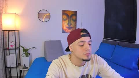 Snapshot of kendel_dimitri chatting on June 6, 9:25 am kendel_dimitri online show from June 6, 9:25 am