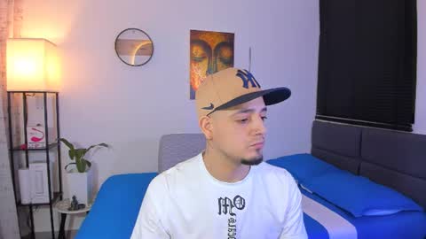 Snapshot of kendel_dimitri chatting on June 9, 2:45 am kendel_dimitri online show from June 9, 2:45 am
