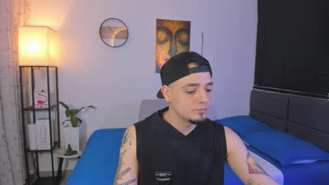 Snapshot of kendel_dimitri chatting on June 10, 1:06 am kendel_dimitri online show from June 10, 1:06 am