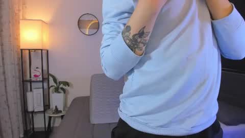 Snapshot of kendel_dimitri chatting on June 17, 5:54 am kendel_dimitri online show from June 17, 5:54 am