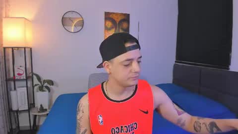 Snapshot of kendel_dimitri chatting on June 27, 7:35 am kendel_dimitri online show from June 27, 7:35 am