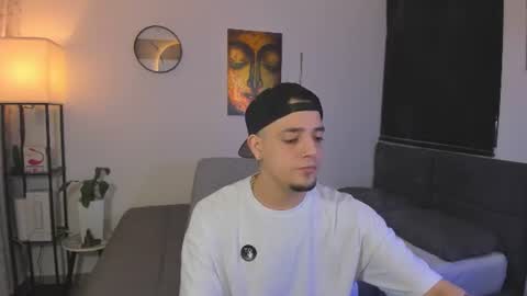 Snapshot of kendel_dimitri chatting on July 22, 7:33 am kendel_dimitri online show from July 22, 7:33 am