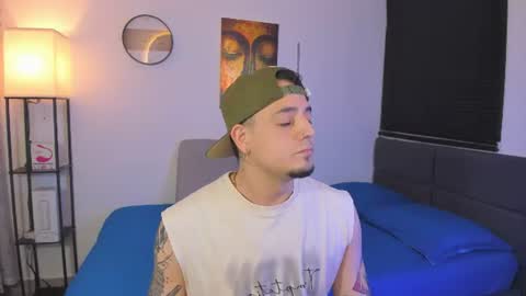Snapshot of kendel_dimitri chatting on August 4, 3:43 am kendel_dimitri online show from August 4, 3:43 am