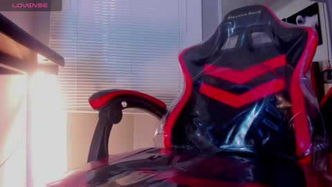 Snapshot of kender21_ chatting on February 13, 3:56 pm Kender online show from February 13, 3:56 pm