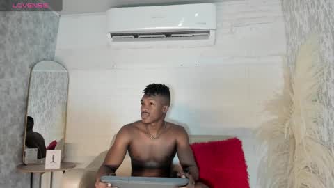 Snapshot of kender21_ chatting on February 25, 12:45 pm Kender online show from February 25, 12:45 pm