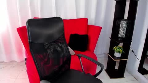 Kendra Hot online show from May 26, 1:07 pm