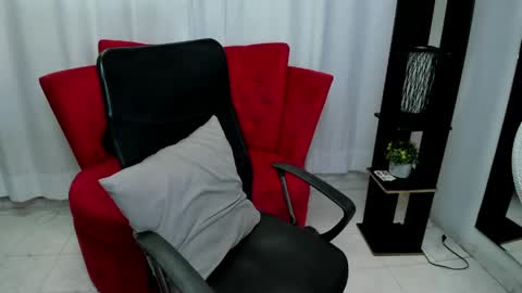Kendra Hot online show from June 5, 10:04 pm