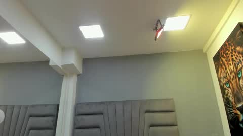 Kendra London online show from November 12, 11:10 am