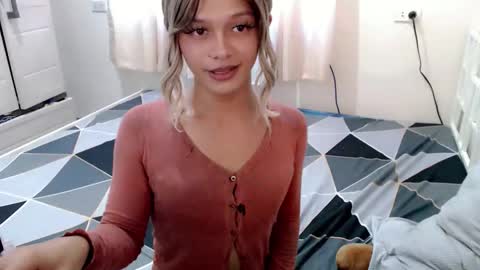 Snapshot of kendra_lunaxx chatting on June 11, 12:32 am kendra_lunaxx online show from June 11, 12:32 am