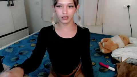 Snapshot of kendra_lunaxx chatting on June 15, 2:19 pm kendra_lunaxx online show from June 15, 2:19 pm