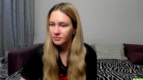 Snapshot of kendra_xx_ chatting on September 29, 12:49 am Kendra online show from September 29, 12:49 am