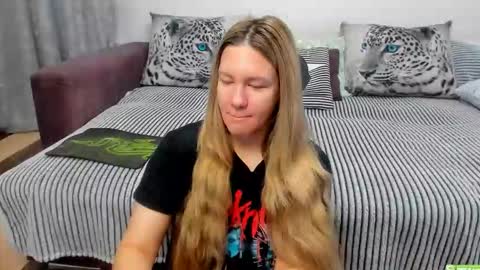 Snapshot of kendra_xx_ chatting on October 9, 1:25 am Kendra online show from October 9, 1:25 am