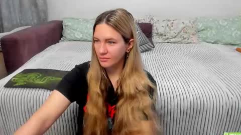 Snapshot of kendra_xx_ chatting on October 10, 1:26 am Kendra online show from October 10, 1:26 am