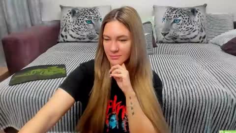 Snapshot of kendra_xx_ chatting on October 17, 1:20 am Kendra online show from October 17, 1:20 am