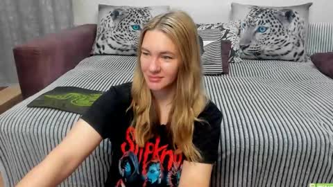 Snapshot of kendra_xx_ chatting on November 20, 11:37 pm Kendra online show from November 20, 11:37 pm