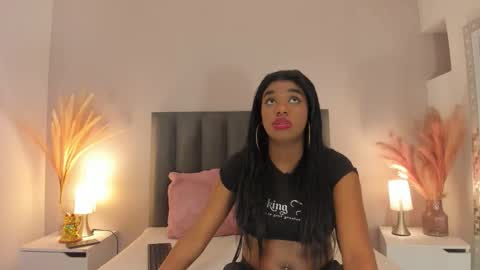 kendrachavez_ online show from November 16, 9:42 pm