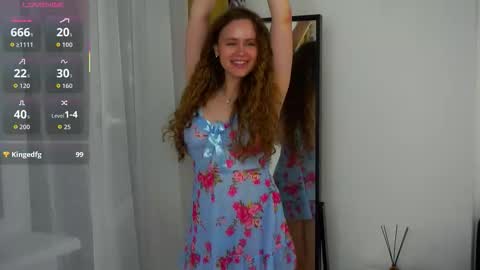 Snapshot of kendraedger chatting on October 4, 6:28 pm Kira online show from October 4, 6:28 pm