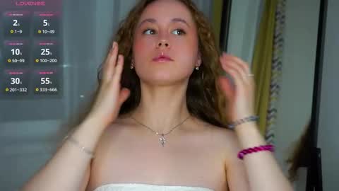 Snapshot of kendraedger chatting on October 16, 6:31 pm Kira online show from October 16, 6:31 pm