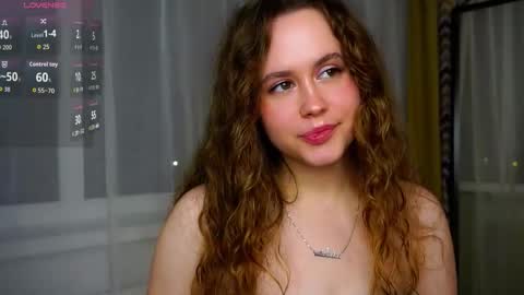 Snapshot of kendraedger chatting on November 30, 8:57 pm Kira online show from November 30, 8:57 pm