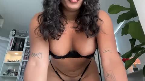 Hi Im kendra- onlyfans. isab2896 online show from April 27, 4:49 pm