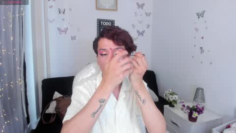 Snapshot of kendry_fox420_ chatting on May 10, 4:34 pm kendry_fox420_ online show from May 10, 4:34 pm