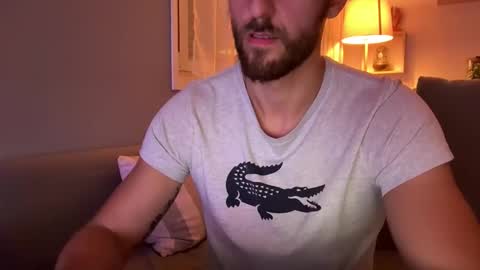 Snapshot of kendyalioui54 chatting on October 24, 5:42 pm kevin ramos online show from October 24, 5:42 pm