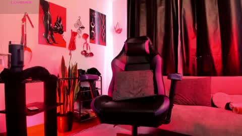kenia_thompsom01 online show from June 17, 5:36 pm