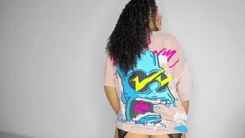 Snapshot of keniia_riizz chatting on November 18, 10:25 pm Kenia online show from November 18, 10:25 pm