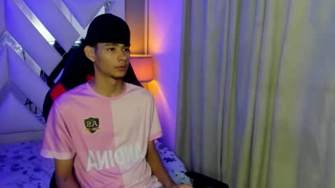 kenix online show from November 15, 8:05 pm