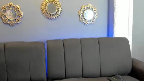 kenix online show from December 4, 12:42 am