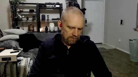 Snapshot of kenkuddles chatting on February 24, 12:37 pm Ken Kuddles online show from February 24, 12:37 pm