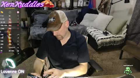 Snapshot of kenkuddles chatting on November 10, 12:31 am Ken Kuddles online show from November 10, 12:31 am