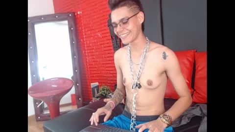 kenn_boy_ online show from February 3, 7:00 pm