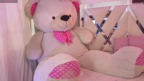 Snapshot of kenndal_tay chatting on May 16, 7:56 pm kenndal_tay online show from May 16, 7:56 pm