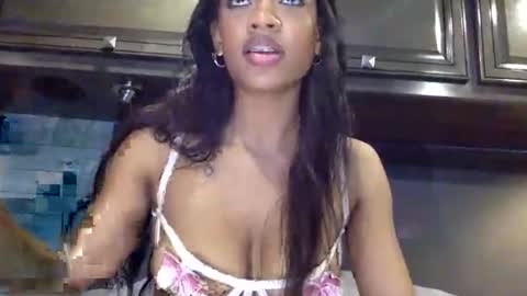 Snapshot of kennedy1024 chatting on May 14, 1:23 am kennedy1024 online show from May 14, 1:23 am