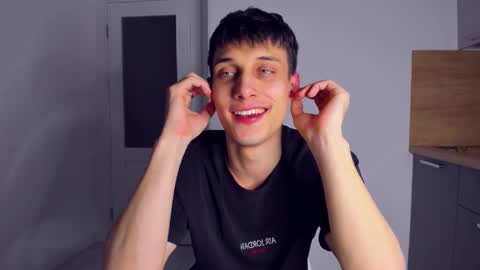 Peter     online show from November 29, 1:19 am