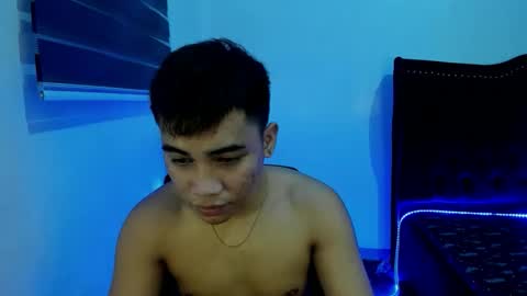 Snapshot of kenthebigcockxx chatting on October 9, 3:26 am kenji online show from October 9, 3:26 am