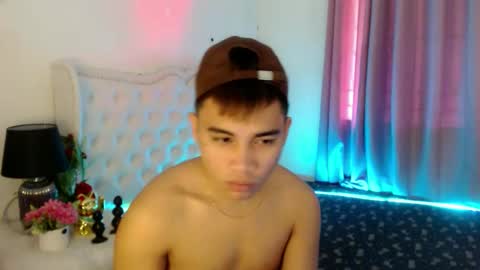 Snapshot of kenthebigcockxx chatting on October 11, 1:05 am kenji online show from October 11, 1:05 am