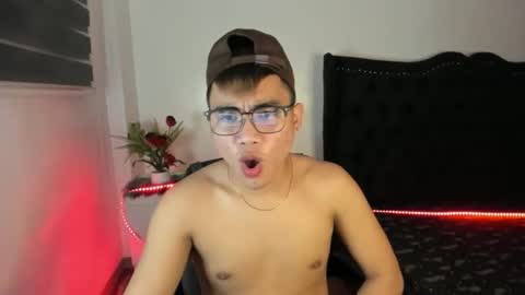 Snapshot of kenthebigcockxx chatting on October 12, 4:55 am kenji online show from October 12, 4:55 am