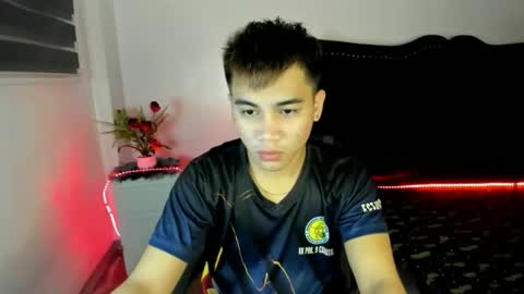 Snapshot of kenthebigcockxx chatting on October 12, 10:53 pm kenji online show from October 12, 10:53 pm