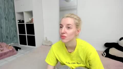 Kenzie online show from June 21, 1:46 pm