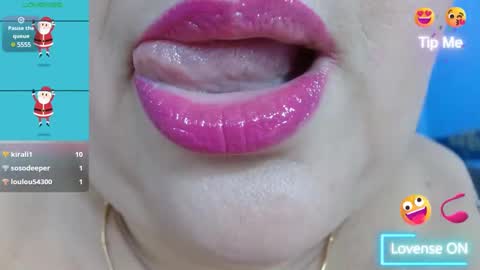 Snapshot of kerly_doll chatting on December 16, 9:20 pm K E R L Y online show from December 16, 9:20 pm
