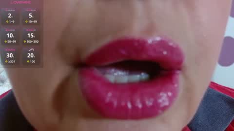 Snapshot of kerly_doll chatting on June 30, 3:35 pm K E R L Y online show from June 30, 3:35 pm